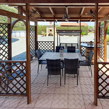 Lovely Apartment In Cecina Διαμέρισμα *
